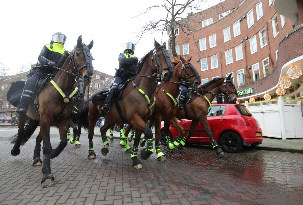 Novi nemiri u Amsterdamu i Ajndhovenu: Sukob policije i demonstranata