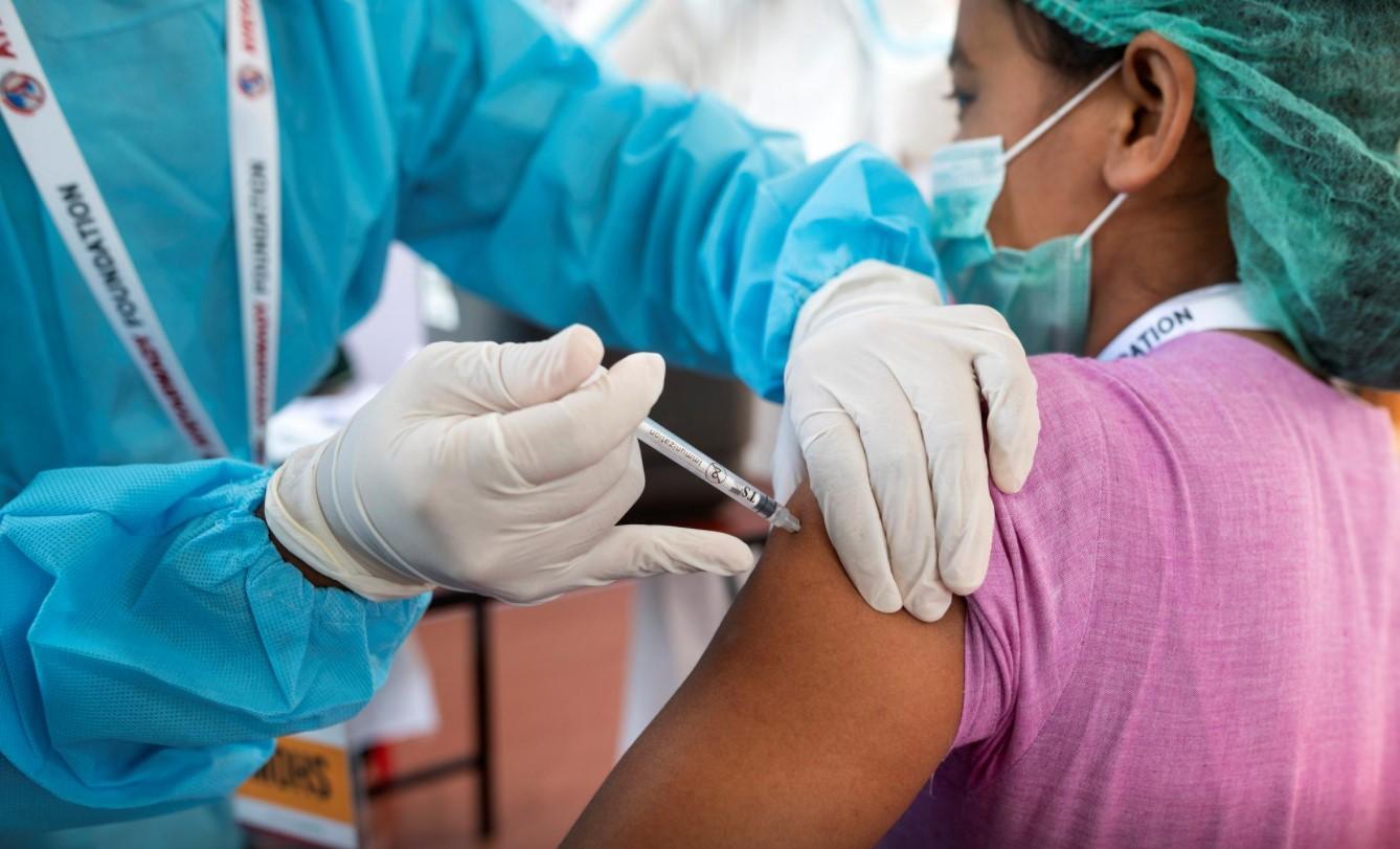 Myanmar prioritises healthcare workers as it launches vaccination drive