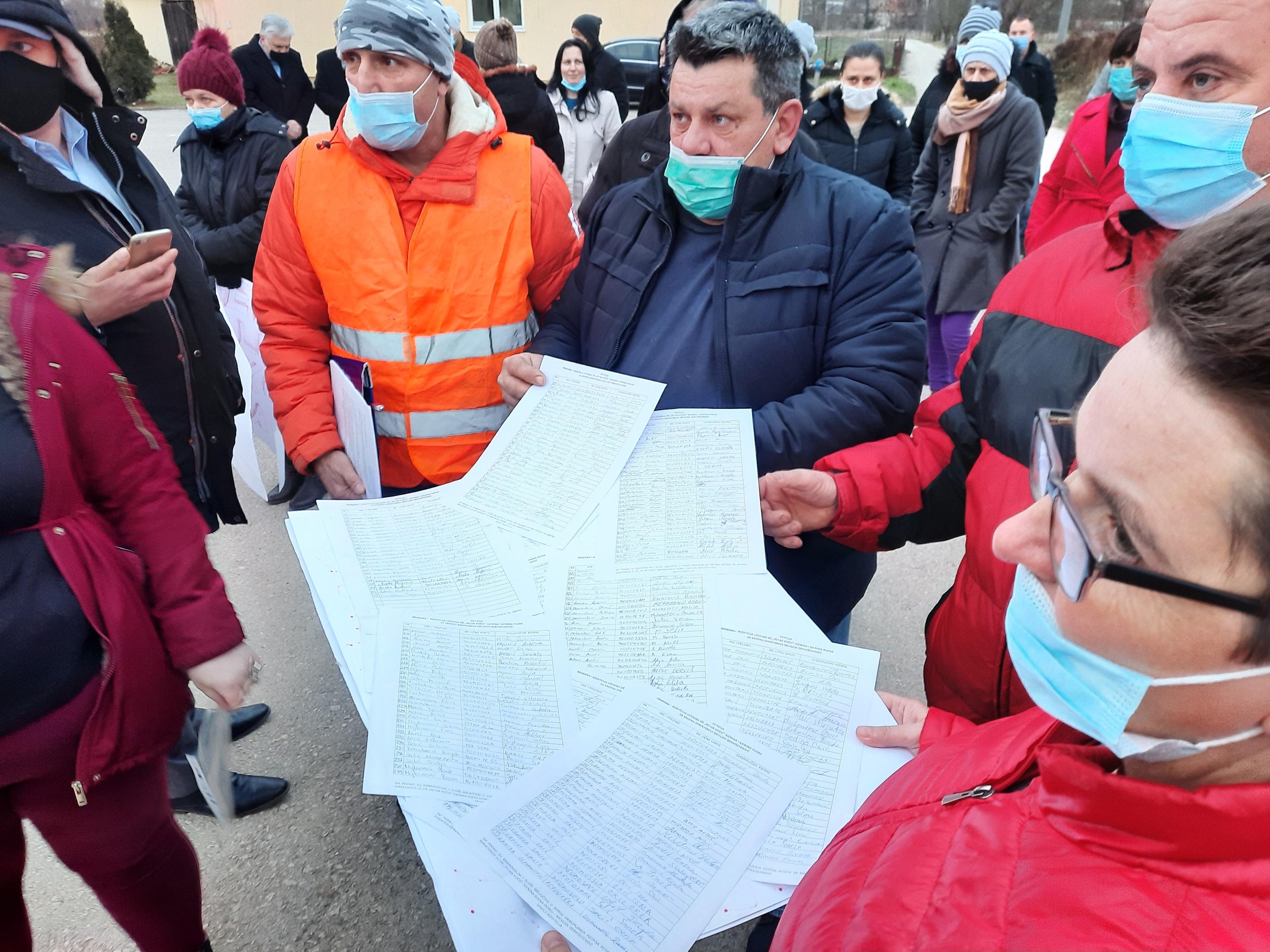 Roditelji traže ostavku direktorice škole jer je kaznila učenike zbog izostanka s nastave za Dana državnosti