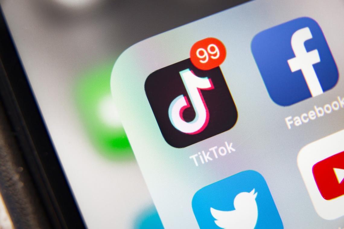 Italian investigators have been probing TikTok since the death last week of a 10-year-old girl who allegedly participated in a 'choking game' - Avaz