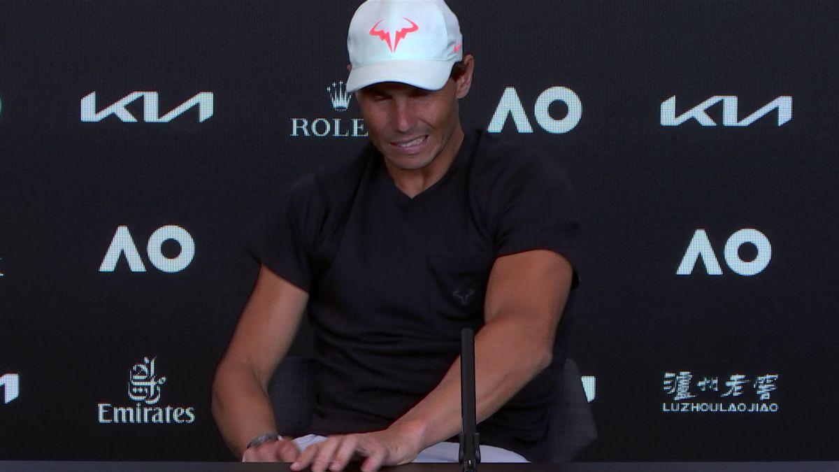 Nadal zbog grča morao napustiti konferenciju za medije