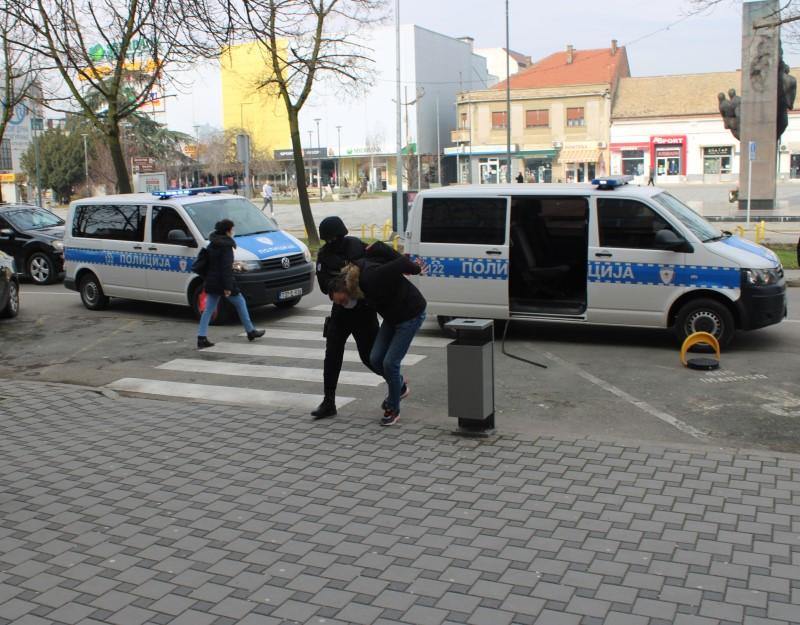 S privođenja drskih razbojnika - Avaz