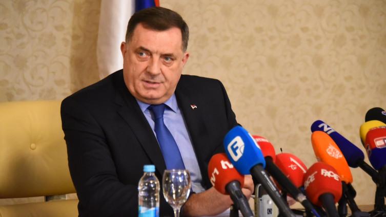 Dodik: Obavještam Šarovića da će SDS napustiti još jedan poslanik