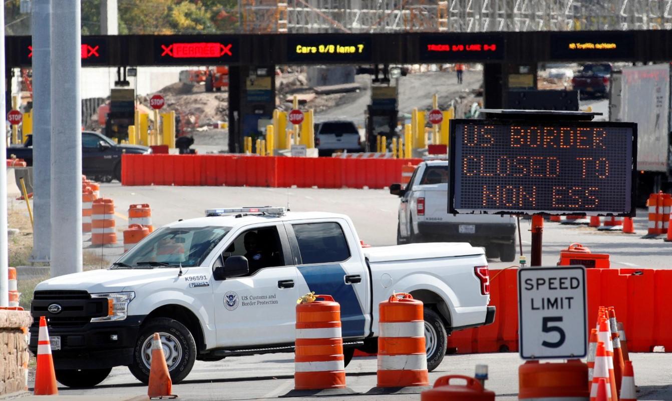 U.S. extends travel restrictions at land borders with Canada, Mexico through March 21