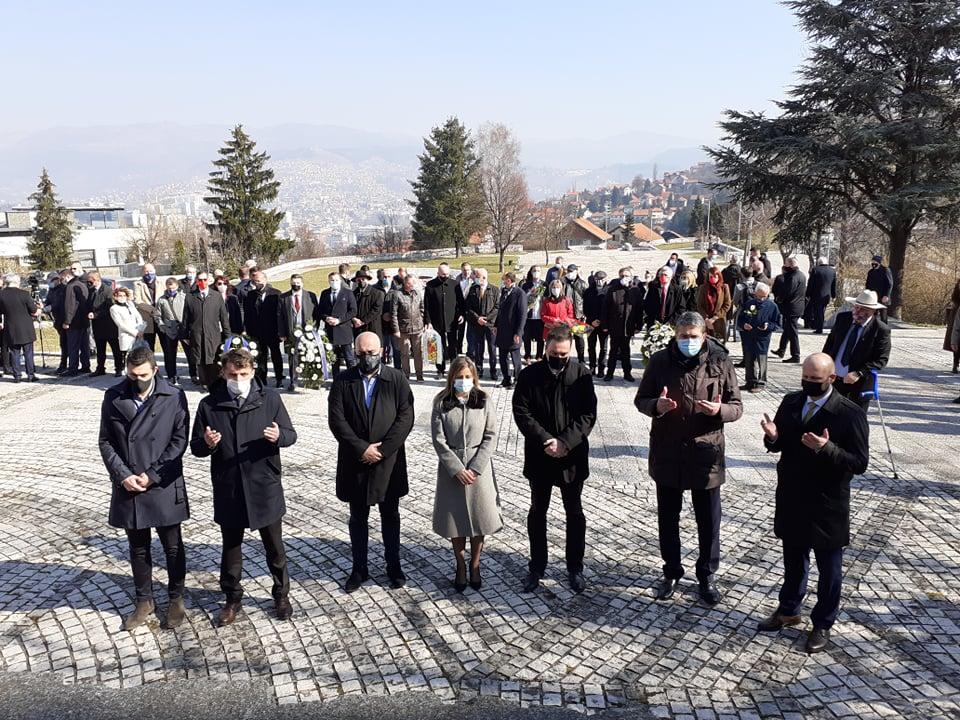 Današnje polaganje cvijeća - Avaz