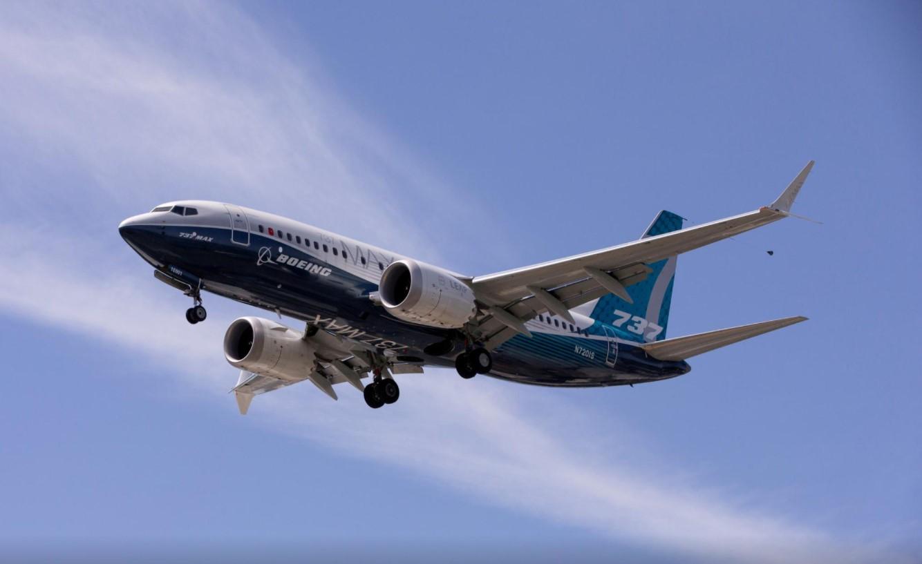 A Boeing 737 MAX airplane lands after a test flight at Boeing Field in Seattle, Washington, U.S. June 29, 2020. - Avaz