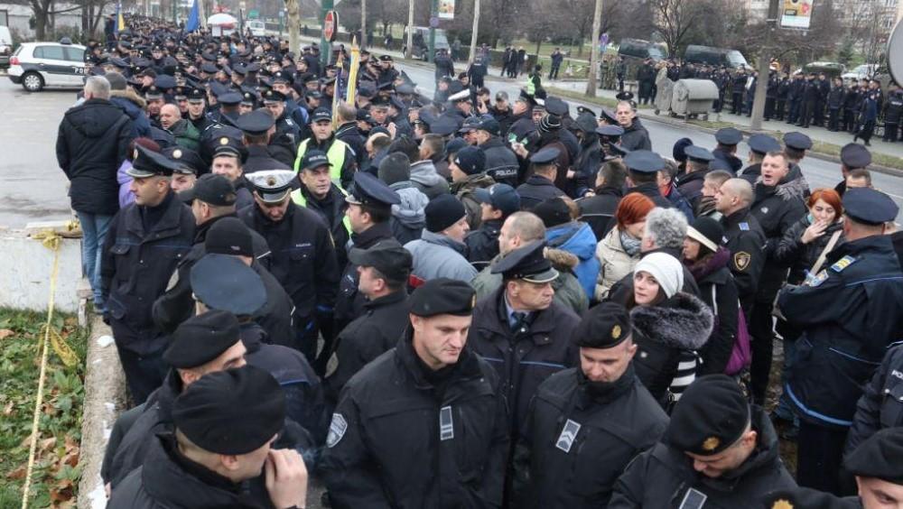 Uposlenici državnih institucija najavili za srijedu protest u Sarajevu