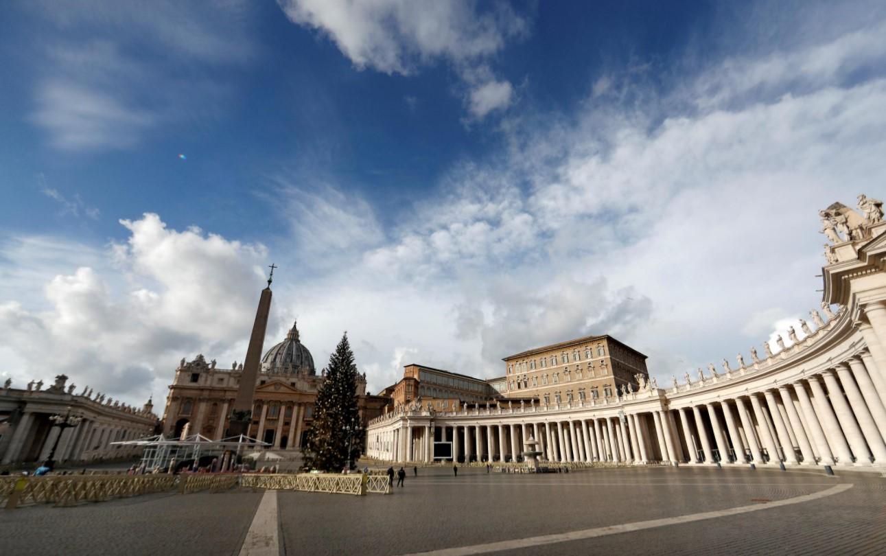 A general view of deserted St. Peter's Square on Christmas Day during the coronavirus lockdown, at the Vatican, December 25, 2020. - Avaz