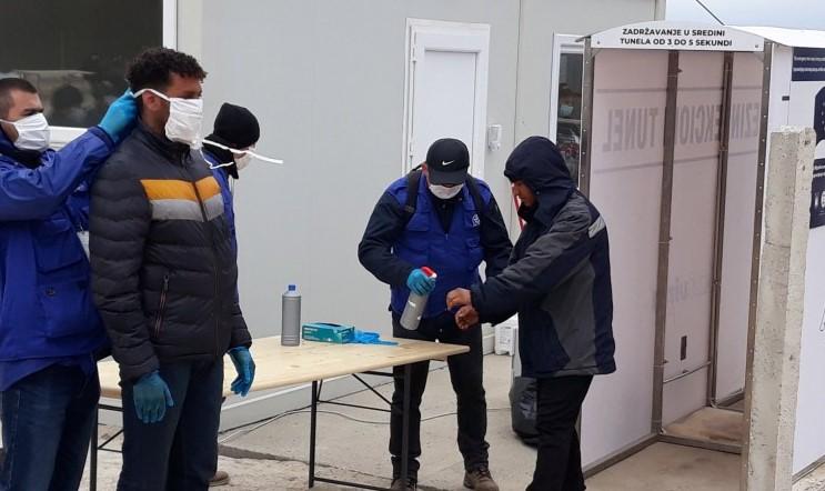 There is a complete isolation in force of service users and employees in the Temporary Reception Center "Borići" in Bihać, given that a large number of people are positive for COVID-19 - Avaz