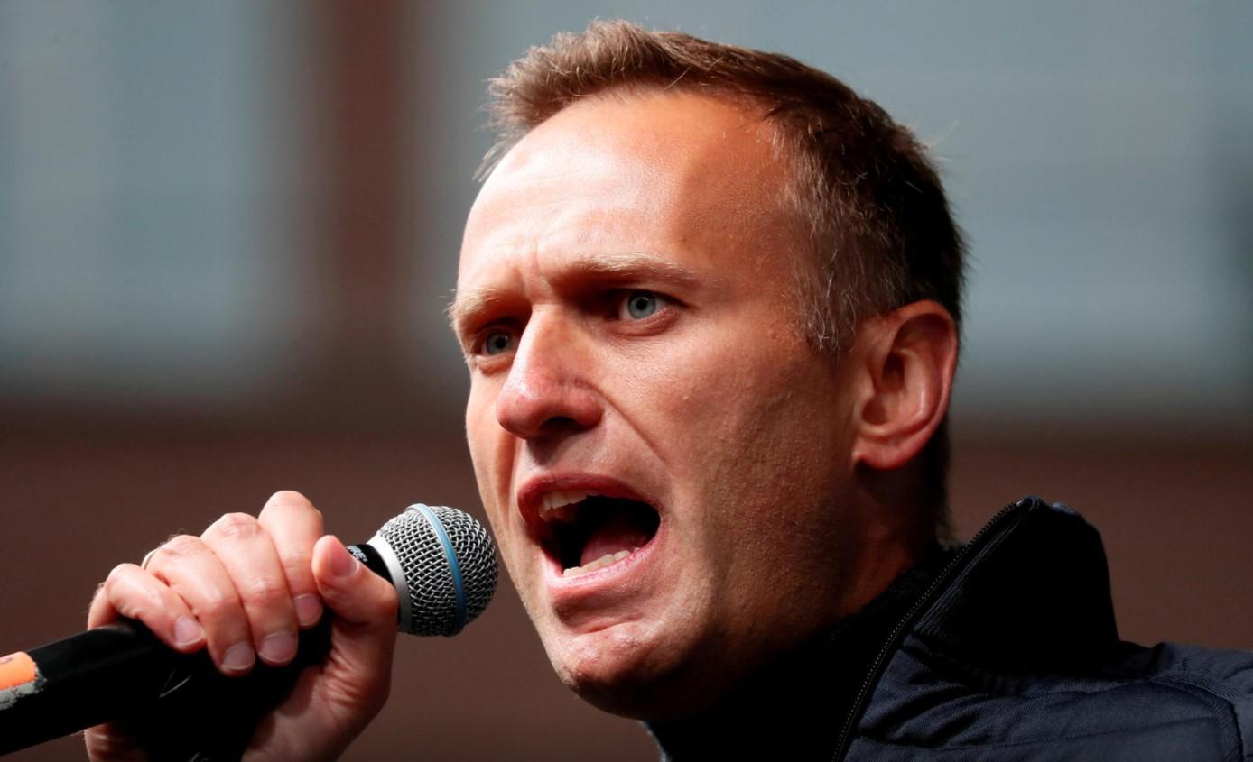 Jailed Kremlin critic Navalny tests negative for coronavirus, says lawyer