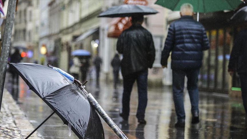 Oblačno i kišovito vrijeme, stiže nam i snijeg