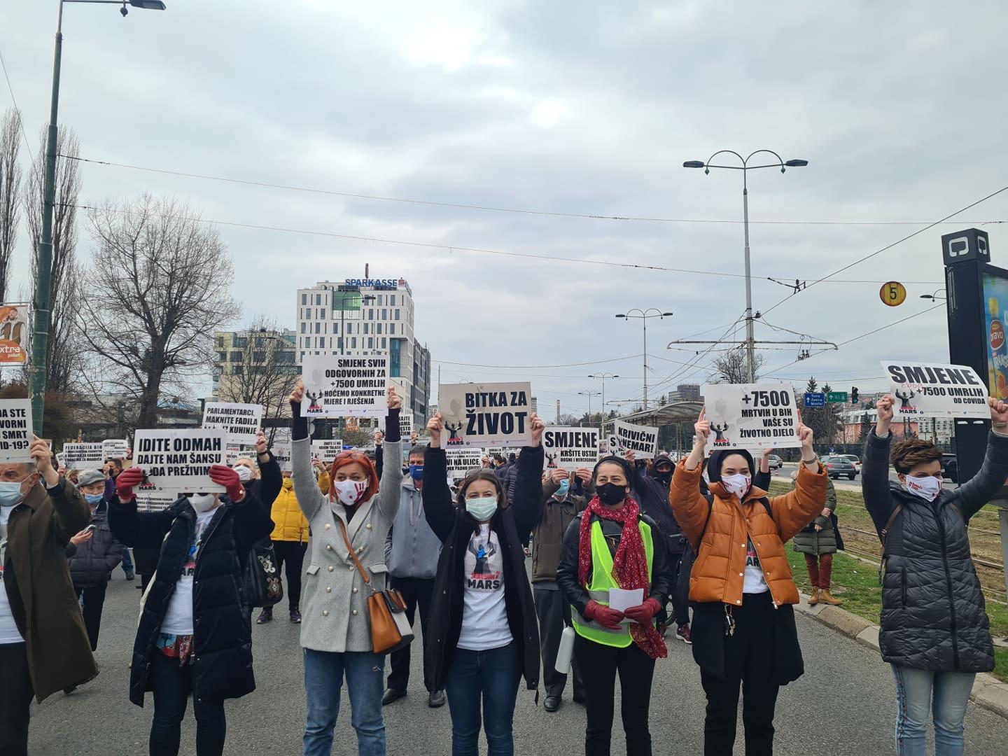 Građani u Sarajevu poručili: Idite odmah, dajte nam šansu da preživimo