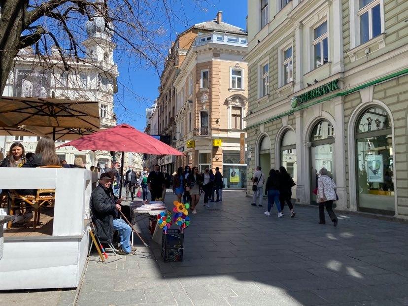 Ulice i kafići u Sarajevu puni - Avaz