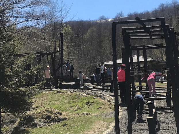 Sarajlije sunčan dan provode na planinama: Pogledajte kako je bilo na Javorovom dolu