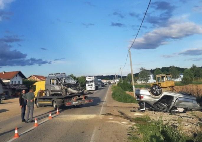 Težak sudar kod Laktaša: Jedna osoba poginula, dvije povrijeđene