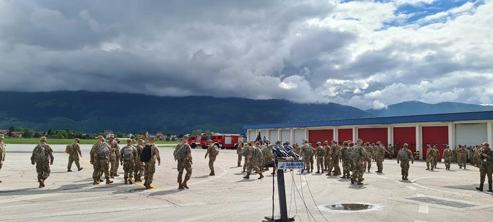 The plane landed with the soldiers at the Sarajevo International Airport - Avaz