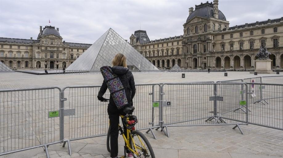 Public places in France set to reopen with restrictions