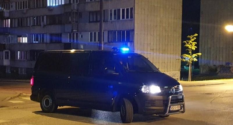 Policija ispred Bosmala - Avaz