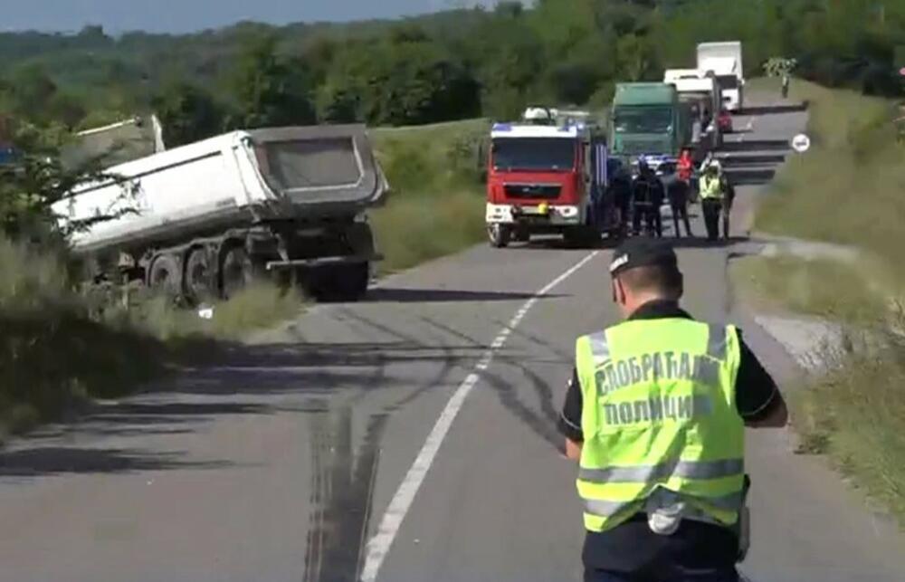 Prve fotografije s mjesta stravične nesreće u kojoj su četiri osobe poginule