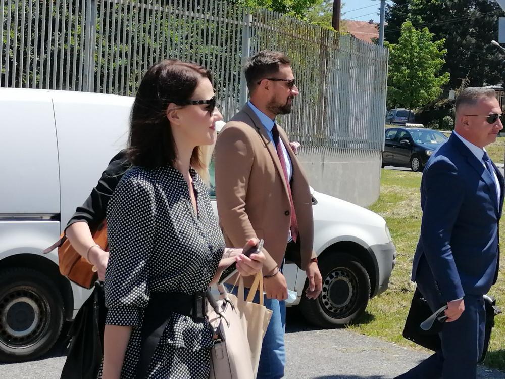 The accused and their lawyers are leaving the Court of B&H - Avaz