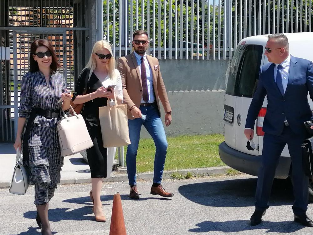 The accused and their lawyers are leaving the Court of B&H - Avaz