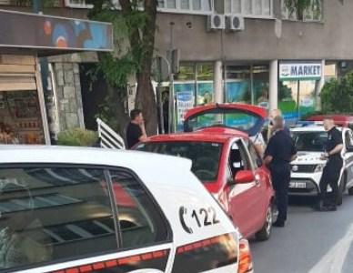 Drama na Mejtašu: Policija u automobilu pronašla pušku, jedna osoba uhapšena