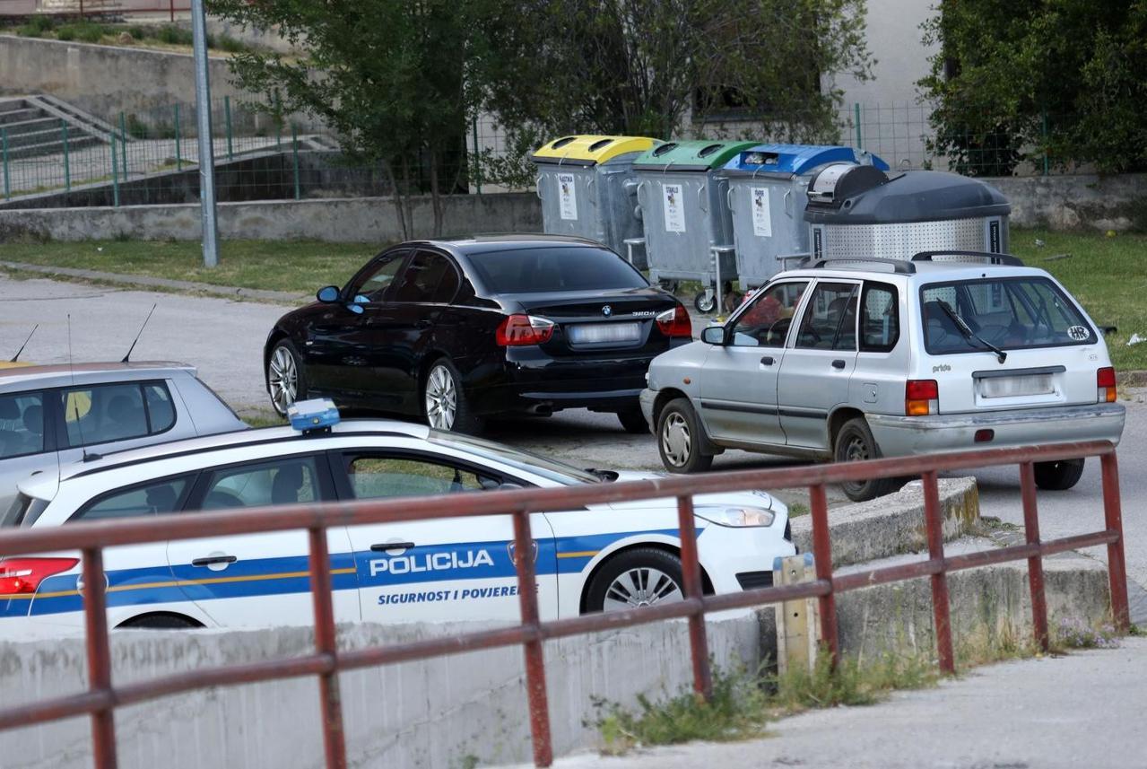 Policija zatekla užasnu scenu u BMW-u - Avaz