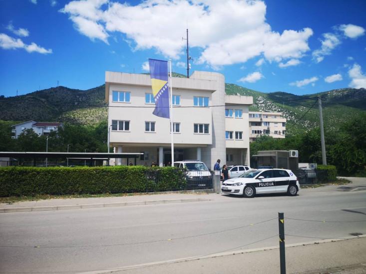 Pojačane policijske snage u Rudarskoj ulici i ispred sjedišta SIPA-e - Avaz