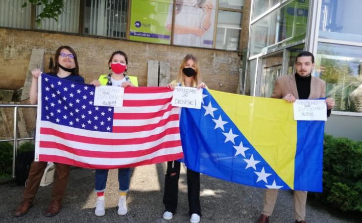 Students during earlier protests in front of the AI ​​BiH - Avaz