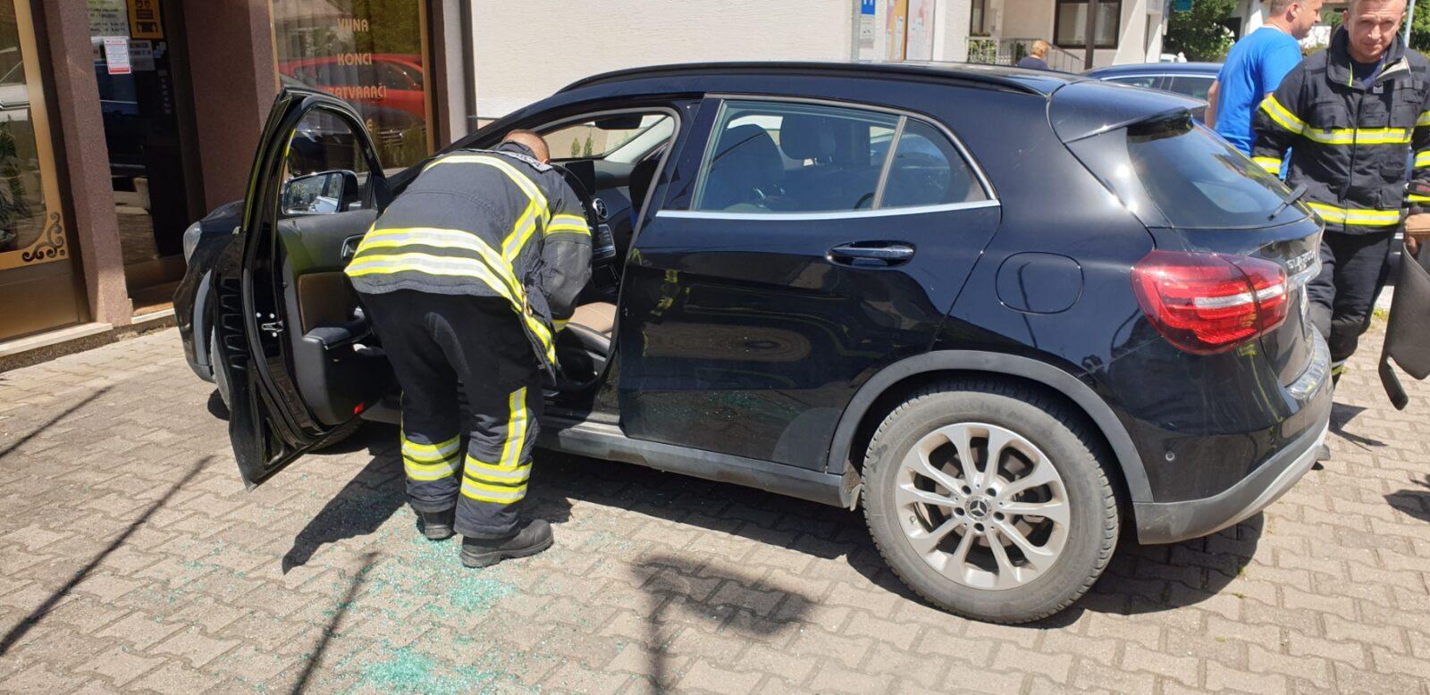 Beba ostala zaključana u Mercedesu, vatrogasci slomili staklo i izvukli je