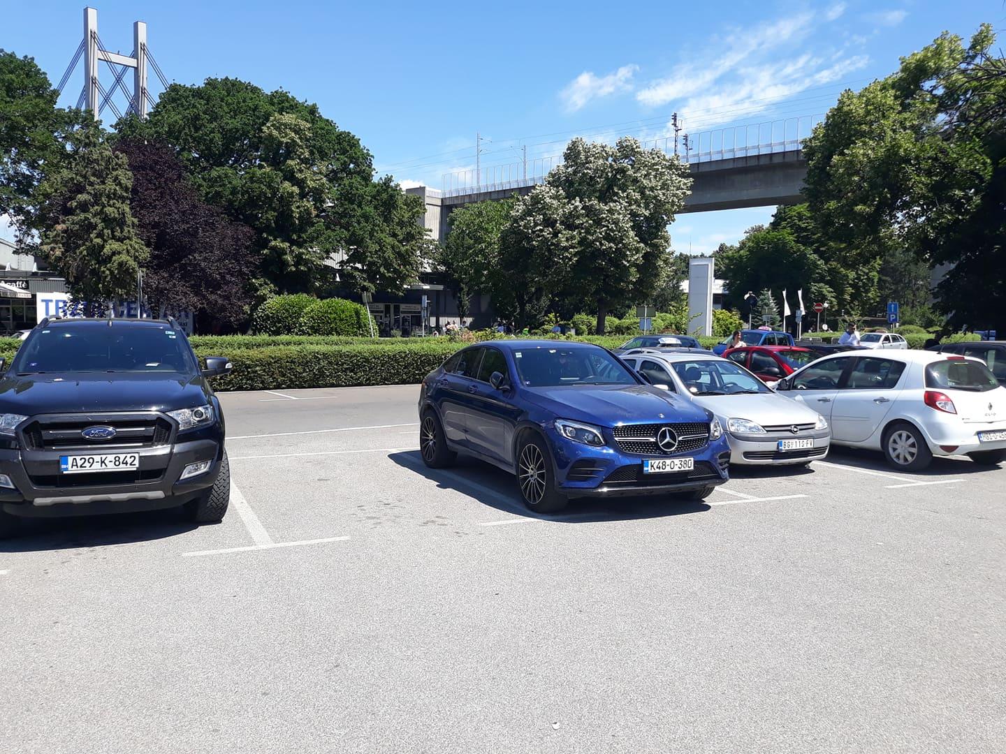 Na parkingu najviše vozila sa bh. registarskim oznakama - Avaz