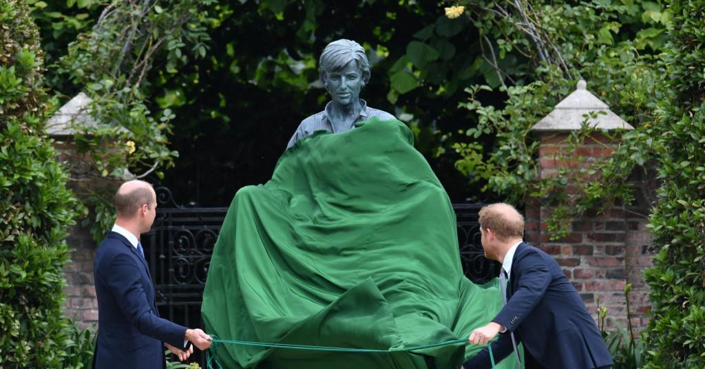 The unveiling of the new statue at Kensington Palace marked what would have been the 60th birthday of Diana - Avaz