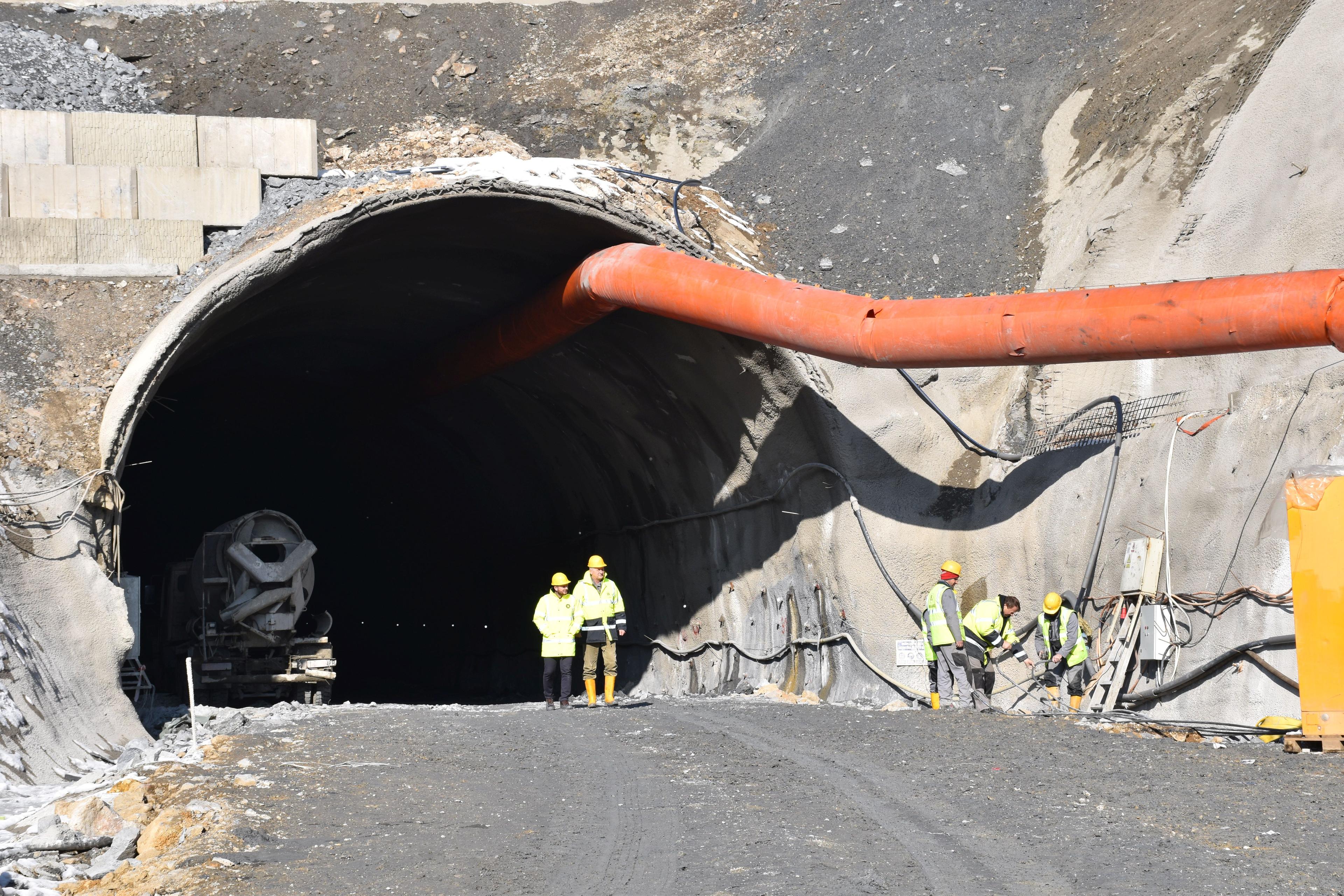 Tunel „Hranjen“: Radnici „Euroasfalta“ uspjeli su probiti 2.035 metara glavne cijevi tunela - Avaz