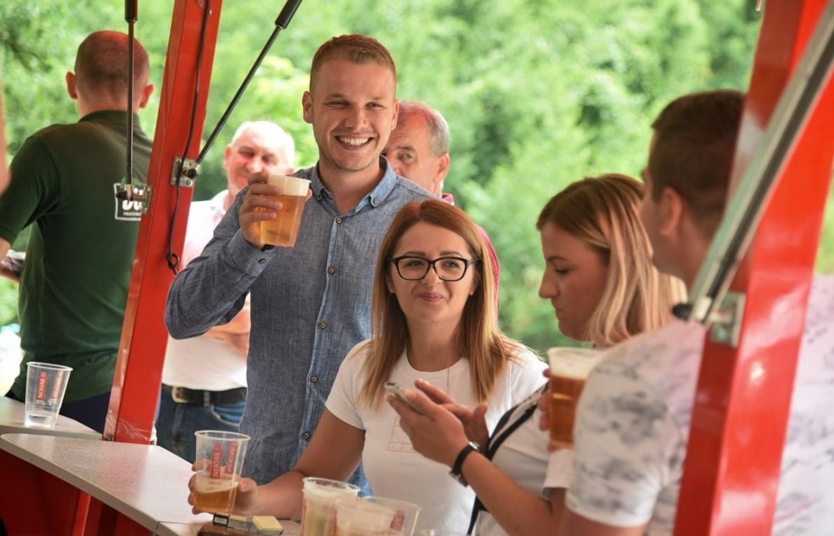 Rashlađenje uz pivo - Avaz