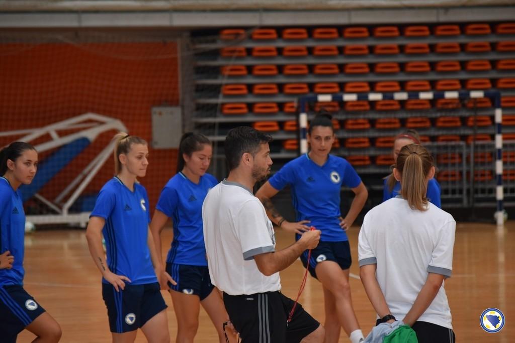 Sa treninga futsal "Zmajica" u Zenici - Avaz