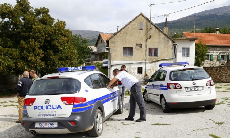 Radniku se na glavu obrušio komad zida i usmrtio ga