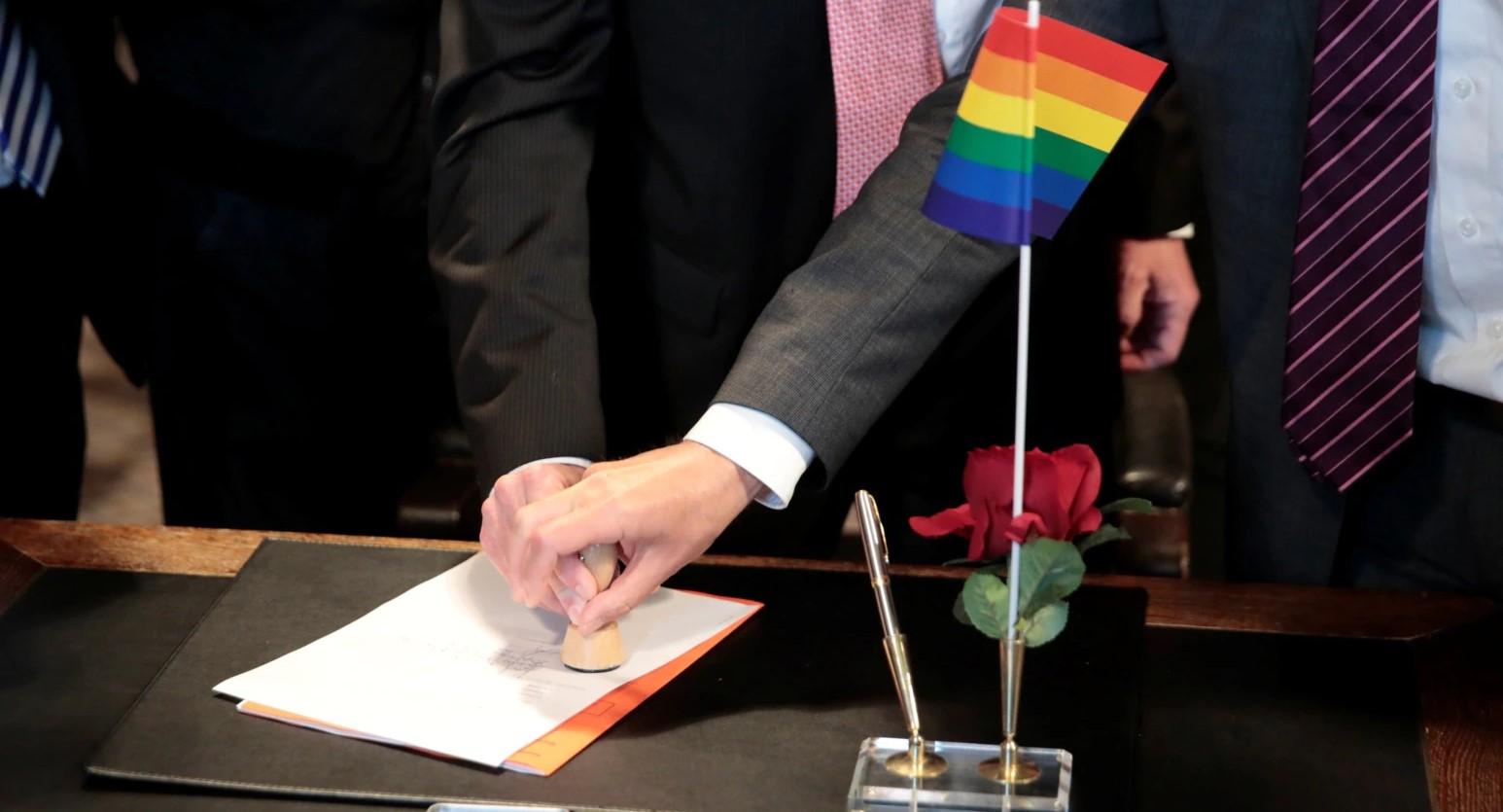 U Crnoj Gori je prošle godine usvojen Zakon o sklapanju LGBT brakova - Avaz