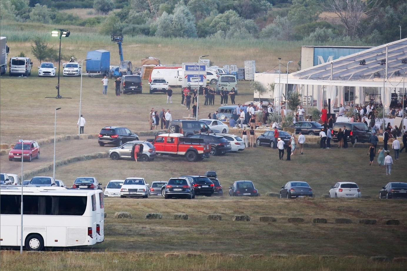 Velika fešta s nekoliko stotina zvanica održala se u Livnu nasred polja - Avaz