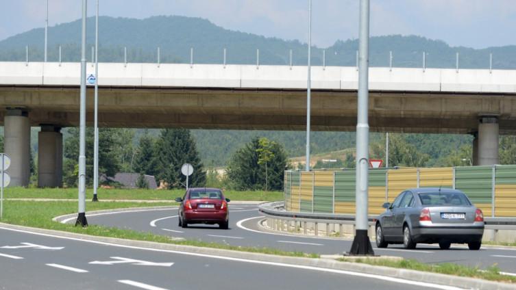 Sudar u Vlakovu, saobraćaj se odvija otežano