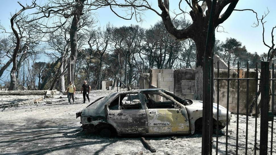 Greece fights fires during 'worst heatwave since 1987'