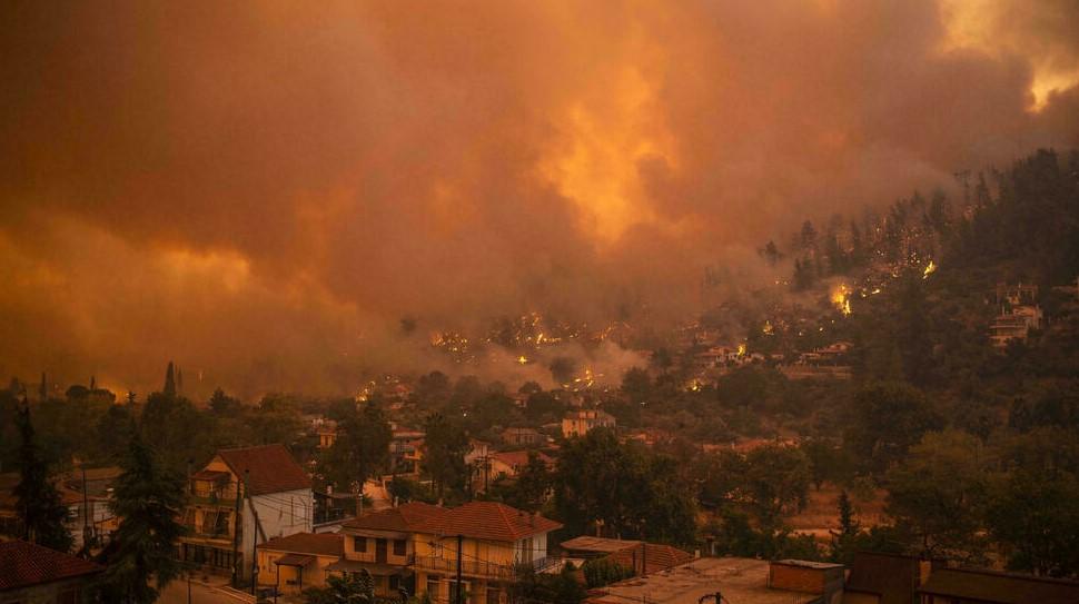 The fires were out of control over large swathes of Evia - Avaz