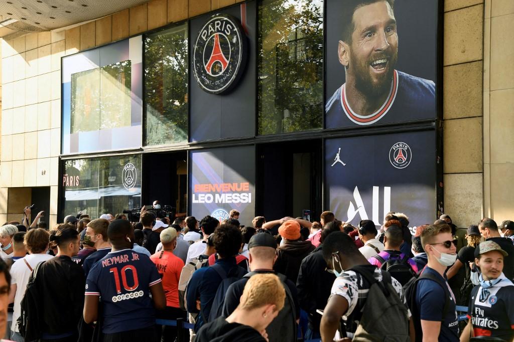 Hiljade navijača PSG-a žele samo jedan dres - onaj s brojem 30