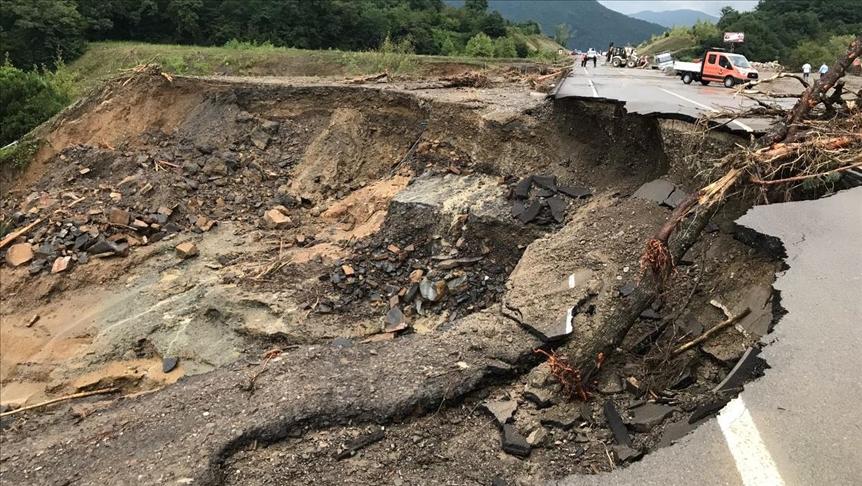 Nakon razornih požara Tursku pogodile poplave i vodene bujice