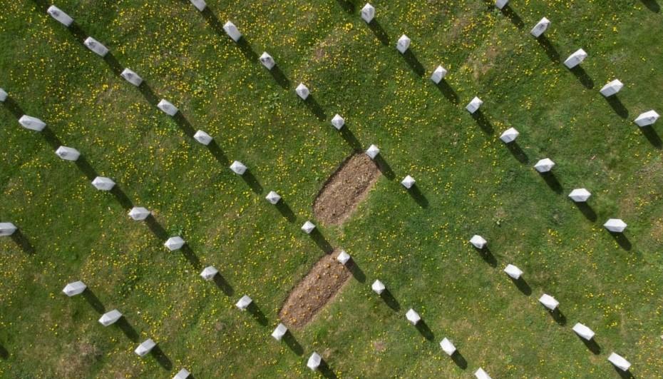 Facebook i Twitter uklanjat će sadržaje u kojima se negira genocid u Srebrenici