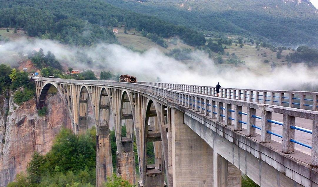 Pronađeno tijelo dječaka koji je skočio s mosta na Tari