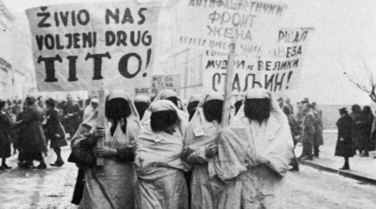 Bošnjačke žene iskazuju podršku Titu - Avaz