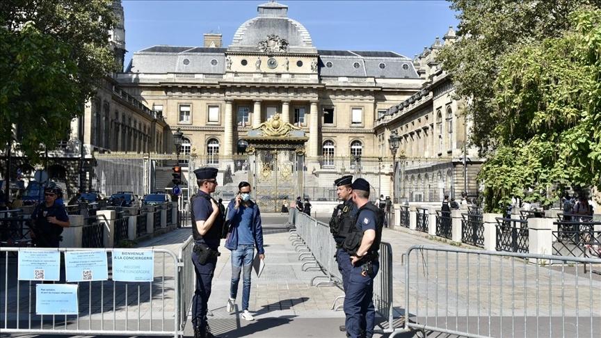 The attacks rolled out in a single night of terror across Paris and at the Stade de France in the northern suburb of Saint-Denis where three suicide bombers struck outside while a football match was taking place - Avaz