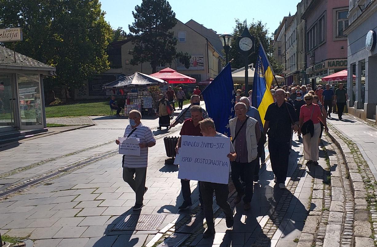 Protest penzionera u Tuzli - Avaz