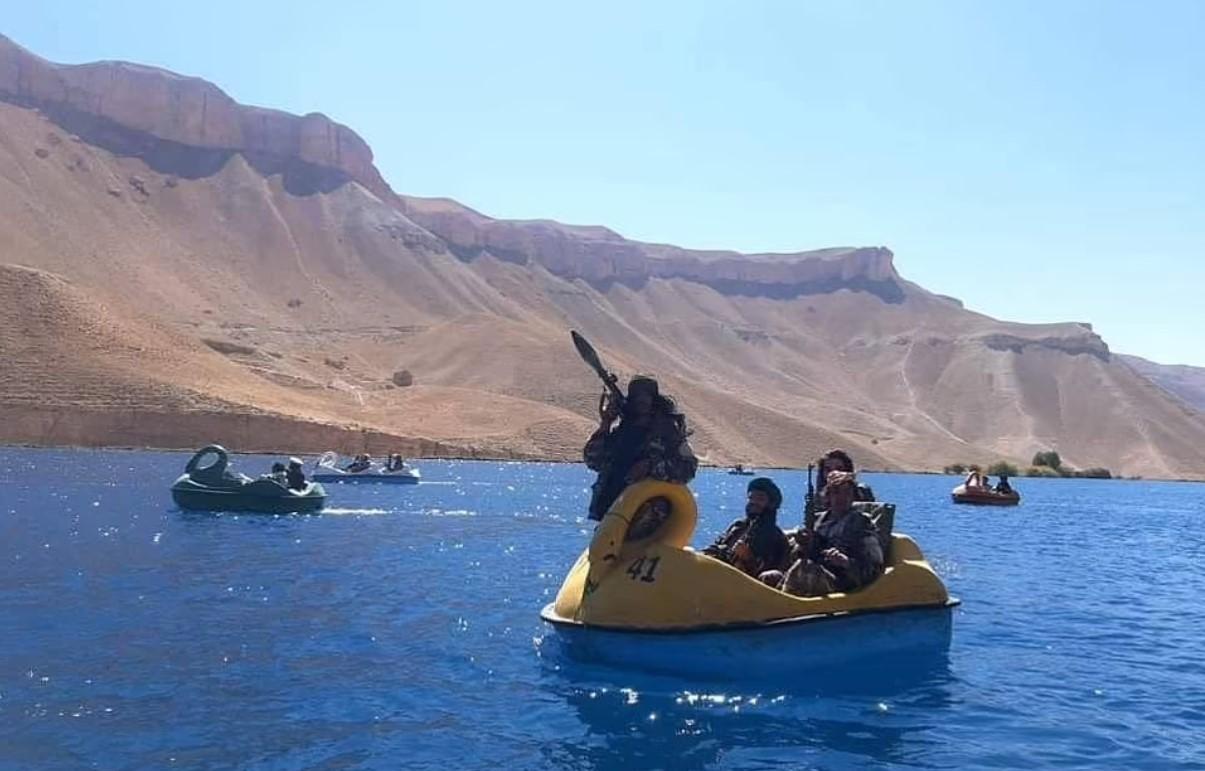 Naoružani talibani uživaju u Nacionalnom parku Band-e Amir - Avaz