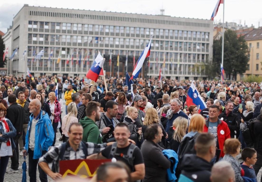 Novi protest u Ljubljani protiv covid potvrda i vakcinisanja